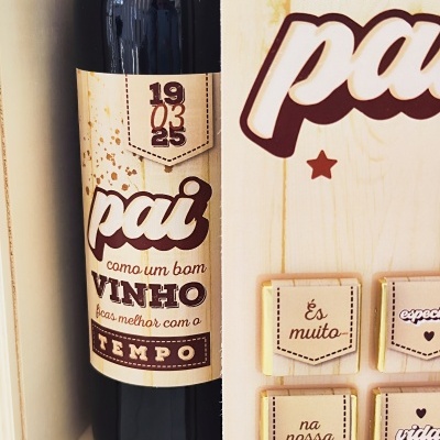 Garrafa&#x20;vinho&#x20;com&#x20;caixa&#x20;em&#x20;madeira&#x20;&#x1F377;