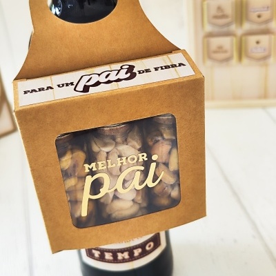 Garrafa&#x20;de&#x20;vinho&#x20;com&#x20;kit&#x20;frutos&#x20;secos&#x20;&#x1F95C;&#x1F95C;