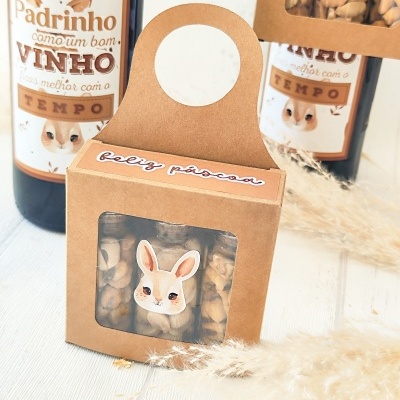 Garrafa&#x20;de&#x20;vinho&#x20;com&#x20;kit&#x20;frutos&#x20;secos&#x20;&#x2661;