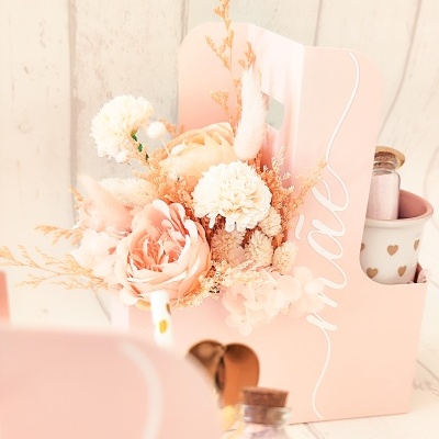 Kit&#x20;flores&#x20;perfumadas&#x20;e&#x20;caneca&#x20;&#x1F338;