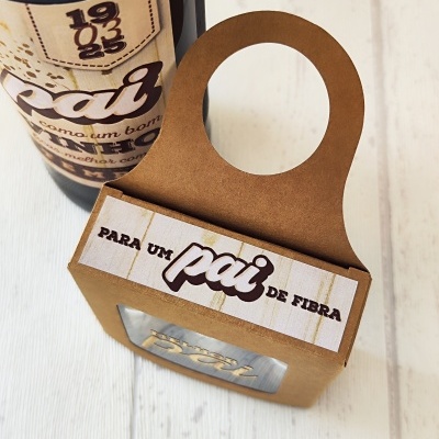 Garrafa&#x20;de&#x20;vinho&#x20;com&#x20;kit&#x20;frutos&#x20;secos&#x20;&#x1F95C;&#x1F95C;