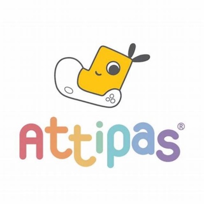 Logótipo Attipas com botinha amarela e nome em letras coloridas