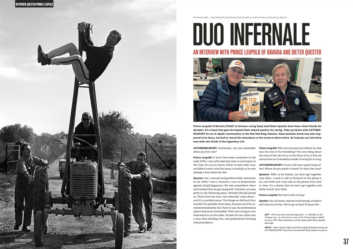 Alpine in racing and rallying 1952-1978 (Vol 46 automobilsport) Página de revista com imagem a preto e branco de três homens junto a trator e texto com título DUO INFERNALE e duas fotografias de homens num ambiente interior.