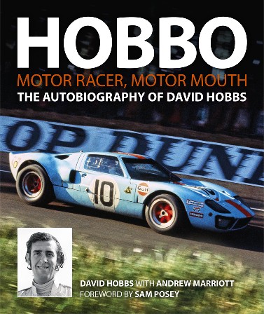HOBBO Motor-racer, motor-mouth: autobiography Capa do livro HOBBO com carro de corrida azul e foto de David Hobbs