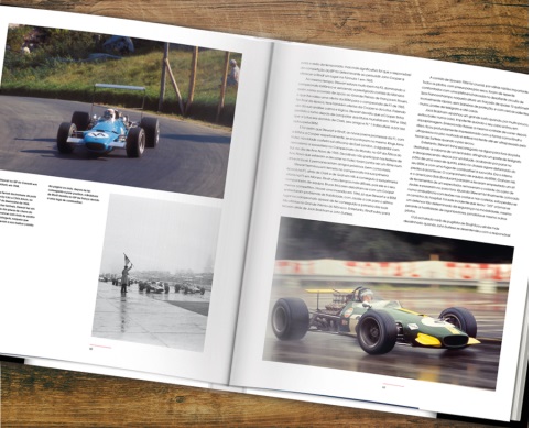 Formula 1 - Os Rivais os Maiores Duelos da F1 Livro aberto com fotos de carros de corrida antigos e texto explicativo em português