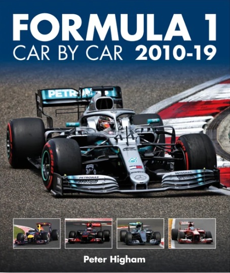 Formula 1: Car by Car 2010-2019 Capa de livro com título FORMULA 1 CAR BY CAR 2010-19 e carro de Fórmula 1 prateado na pista