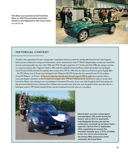 Lotus Elise & Exige 1995-2020: The Complete Story Dois carros esportivos Lotus Elise exibidos em ambientes diferentes, com pessoas ao redor.