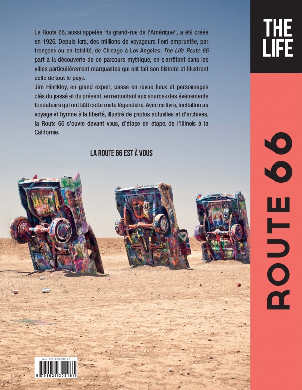 Route 66: The Life Livro sobre Route 66 com carros enferrujados pintados e deserto ao fundo