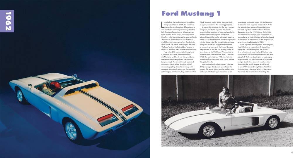 Concept Cars of the 1960's: Yesterday's Future Modelo de Ford Mustang 1 branco com faixas pretas e pessoas dentro em fundo azul.
