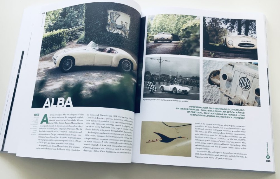 Museu do Caramulo - Colecção de Automoveis, Motos Livro aberto com imagens e texto sobre carros clássicos brancos