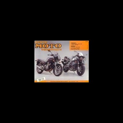 Capa de revista de motos com duas motos em piso branco.