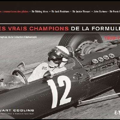 Capa de livro com piloto em carrinha de Fórmula 1 vintage e texto sobre campeões