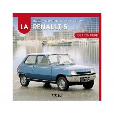 Capa de livro com imagem de um Renault 5 azul clássico junto a água
