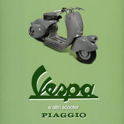 Capa de livro verde com scooter Vespa cinzenta e texto relacionado