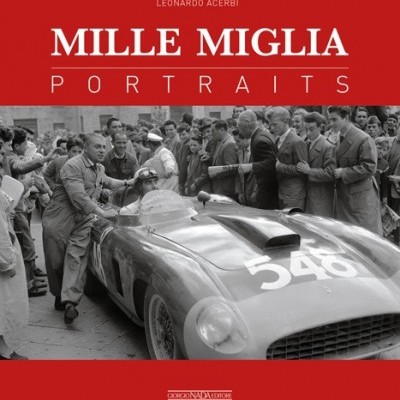 Capa de livro 'MILLE MIGLIA PORTRAITS' com carro de corrida clássico e multidão