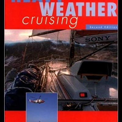 Capa de livro sobre navegação à vela em condições difíceis