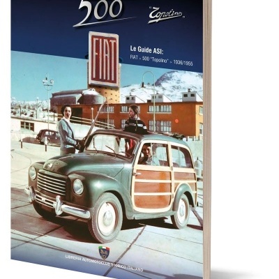 Capa de livro com carro clássico Fiat 500 Topolino verde e múltiplas pessoas