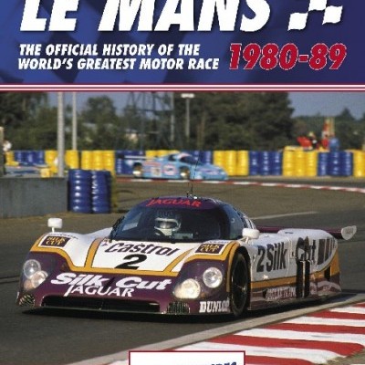 Capa de livro com carro de corrida Jaguar e texto sobre Le Mans 1980-89.