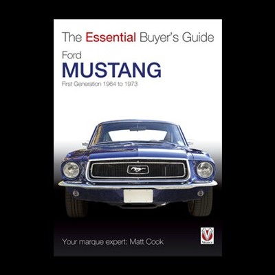 Capa de livro com um carro Ford Mustang azul clássico na frente