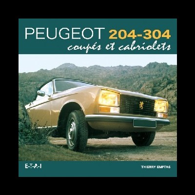 Livro com foto de carro Peugeot amarelo-bege dianteira com faróis acesos em paisagem montanhosa.