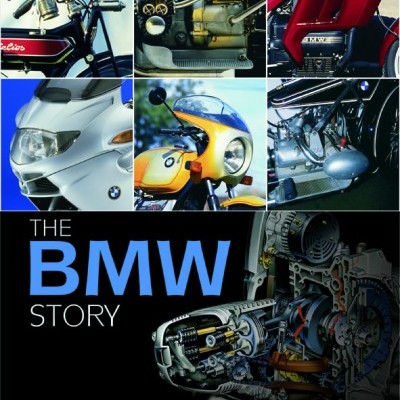 Colagem de motocicletas e motores BMW com texto THE BMW STORY