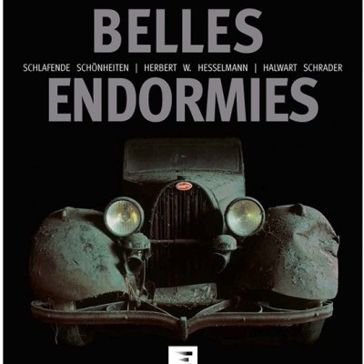 Capa de livro com carro antigo enferrujado e título Belles Endormies