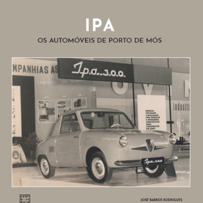 Livro com foto de carro clássico pequeno num stand com placa IPA, título 