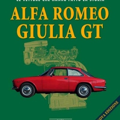 Capa de livro Alfa Romeo Giulia GT com carro vermelho sobre fundo verde