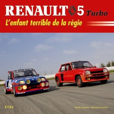 Capa de livro com dois carros Renault 5 Turbo em pista de corrida com fundo e texto vermelho-grande.