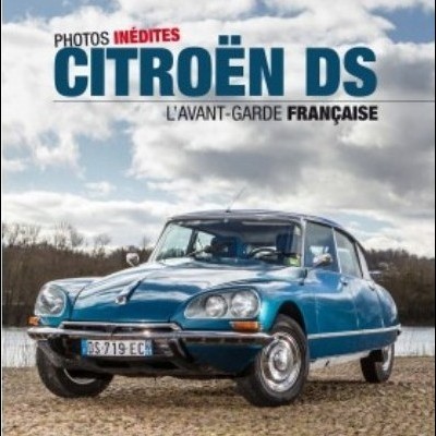 Capa de livro com carro clássico Citroën DS azul e texto em francês