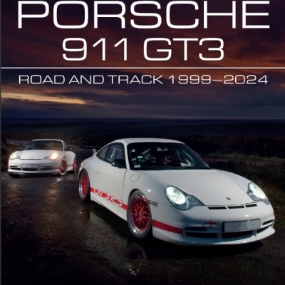 Capa de livro Porsche 911 GT3 Road and Track 1999-2024 com duas viaturas brancas