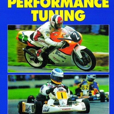 Capa de livro azul com título em branco e amarelo e imagens de moto e kart de corrida