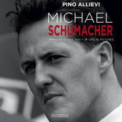 Capa de livro de Michael Schumacher com fotografia a preto e branco do rosto