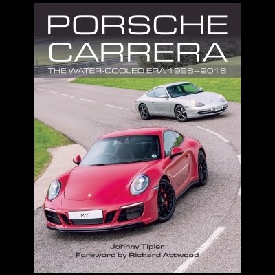 Capa de livro com dois carros Porsche numa estrada curva, texto de título na parte superior