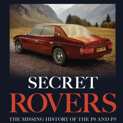 Capa de livro com carro Rover castanho avermelhado, paisagem natural e texto em inglês