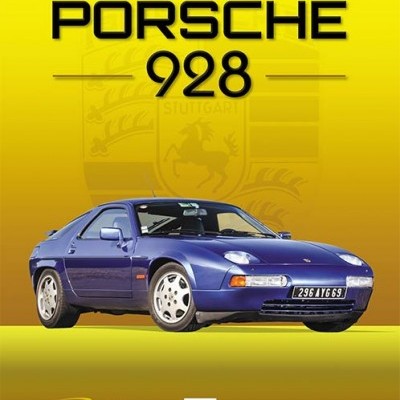 Capa de livro com carro Porsche 928 azul sobre fundo amarelo e texto preto