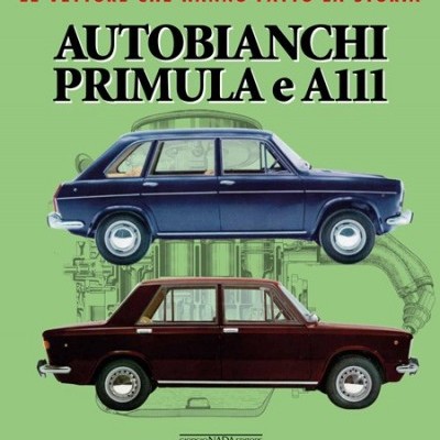 Capa de livro verde com dois carros clássicos e texto em italiano
