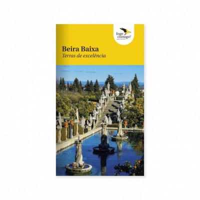 Brochura turística de Beira Baixa com imagem de escadaria e estátuas em ambiente ao ar livre