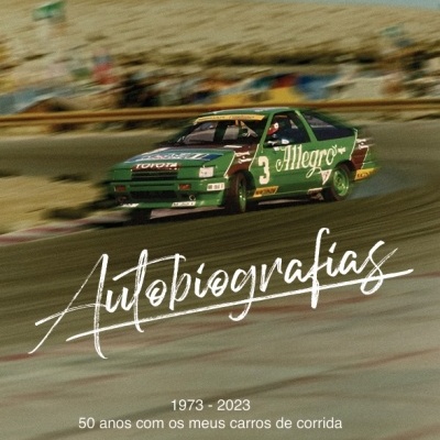 Capa de livro com carro de corrida verde número 3 na pista