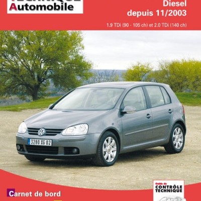 Revista técnica com Volkswagen Golf cinzento em estrada