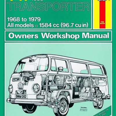 Capa verde de manual VW Transporter 1968-79 com desenho de carrinha VW e texto detalhado