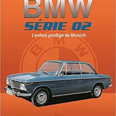 Livro sobre BMW Série 02 com imagem de carro clássico azul