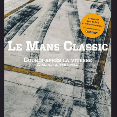 Capa de livro Le Mans Classic com imagens de marcas de pneus em asfalto