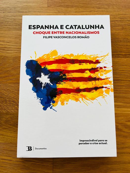 Espanha e Catalunha - choque entre nacionalismos, de Filipe Vasconcelos Romão Capa de livro sobre Espanha e Catalunha com bandeira estilizada da Catalunha