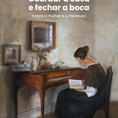 Livro com capa mostrando mulher em pintura sentada a ler junto a um piano antigo de madeira.