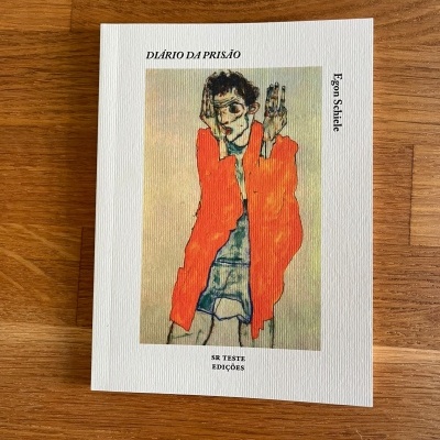Capa de livro Diário da Prisão com ilustração colorida e texto