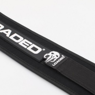 Cinto de suporte preto com etiqueta 'LOADED' e logótipo de caveira