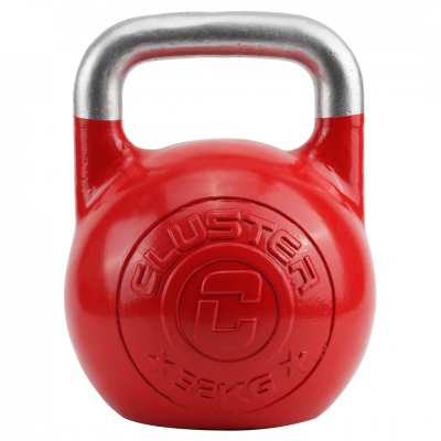 Kettlebell vermelho com pega prateada e inscrições CLUSTER 32KG