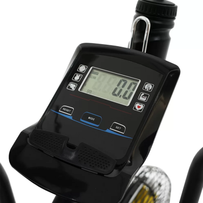 Consola digital preta de equipamento de fitness com ecrã LCD e botões