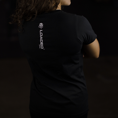 T-shirt preta com estampa branca 'LOADED' nas costas